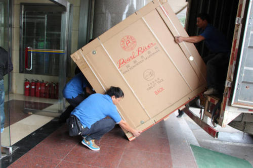 云和钢琴贵重工艺品无忧运